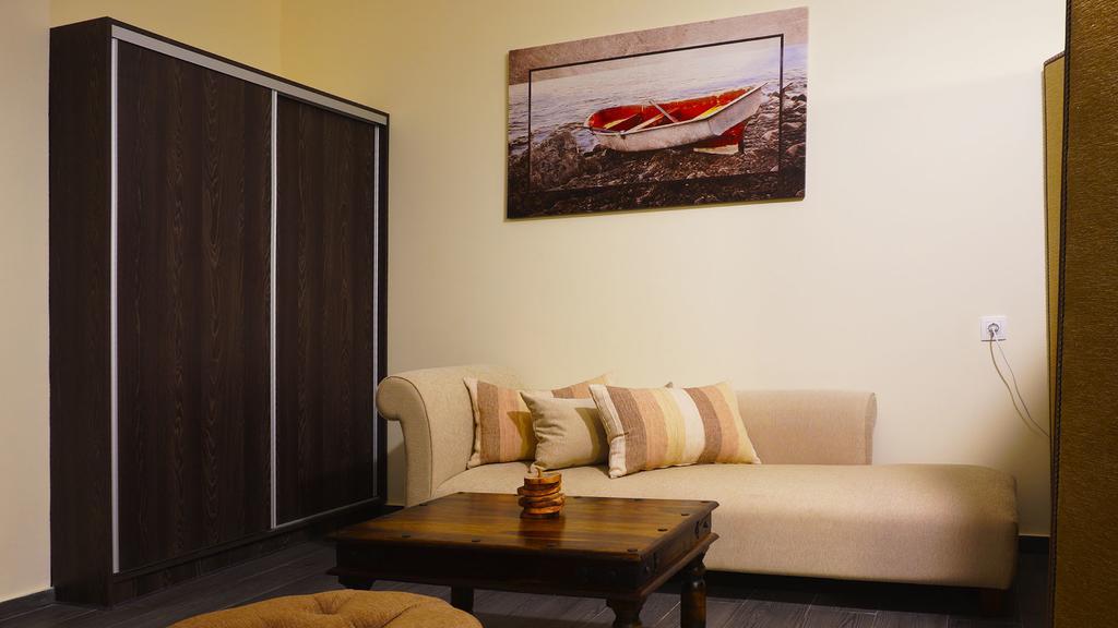 Sissy Apartment Agios Georgios Pagon
